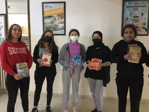 Öğrencilerden Kitap Toplama Kampanyası