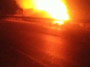 Bursa’da Şarampole Yuvarlanan Kamyon Alev Aldı