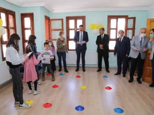 Kütahya’da ’Bir Arada Çocuk Köyü’ Atölyesi Açıldı