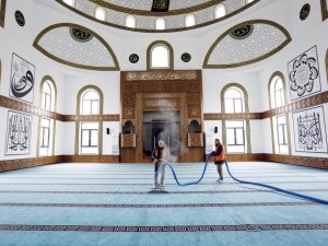 İ̇negöl’de Camiler Ramazana Hazırlandı