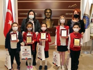 Gkv Kitap Dostları Ödüllendirildi