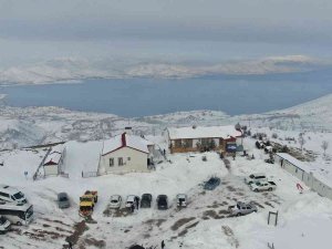 Elazığ Hazarbaba Kayak Merkezinde Sezon Uzatıldı