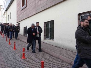 Milyonluk Tütün Operasyonunda Gözaltına Alınan 18 Kişi Adliyede