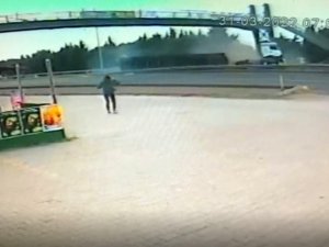 Tır Şoförünün Feci Şekilde Öldüğü Kaza Kamerada