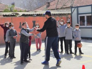 Yunusemre Belediyespor’dan Muradiye’de Yetenek Taraması