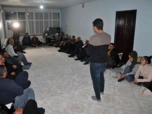 Müdür Yiğit Köy Köy Dolaşıp Çiftçileri Bilgilendiriyor