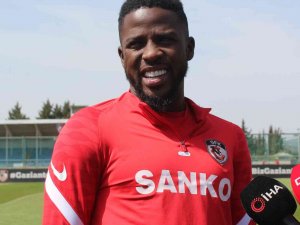 Papy Djilobodji: "Futbola Forvet Olarak Devam Edebilirim"