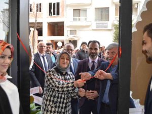 Ak Parti Ve Chp İlçe Başkanları Birlikte Kurdele Kesti