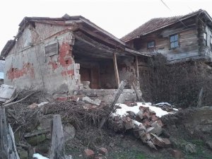 Sinop’ta Heyelan: 5 Ev Kullanılamaz Hale Geldi