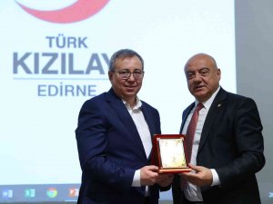 Rektör Tabakoğlu Kızılay Edirne Şubesi Genel Kuruluna Katıldı