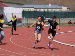 Atletizm Yarışları Nefes Kesti