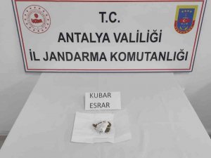 Yolcu Otobüsünde Esrar Taşıyan Şahıs, Kimlik Kontrolünde Yakayı Ele Verdi