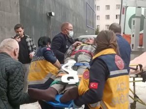 Budama Yaptığı Ağaçtan Düşen Vatandaş Yaralandı