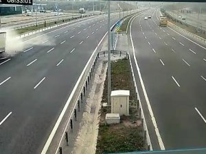 Tuzla’da Otomobilin Tıra Arkadan Çarptığı Feci Kaza Kamerada
