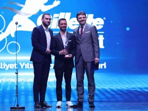 Mete Gazoz’a Çifte Ödül