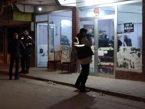 Kıraathane Silahlarla Tarandı: 2 Yaralı