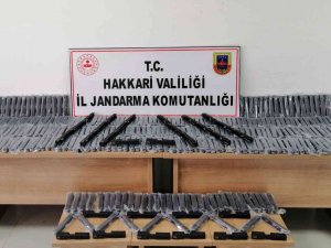 Derecik’te 400 Adet Tabanca Üst Kapağı Ele Geçirildi