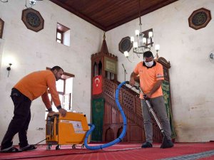 Mersin’de Camilerde Ramazan Temizliği Yapıldı