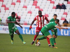 Sivasspor, Giresun’dan Galibiyetle Dönmek İstiyor