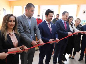 Hakkari’de "Geri Dönüşüm Kütüphanesi" Açıldı
