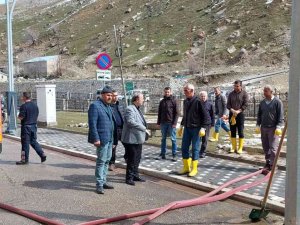 Bahçesaray Belediyesinden Bahar Temizliği
