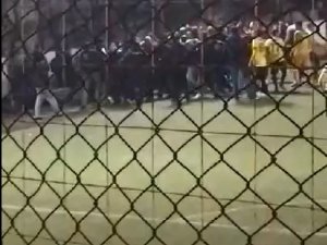 Yalova’da Halı Saha Maçında Bıçaklı Kavga: 3 Yaralı
