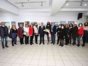 Nilüfer’de Kursiyerlerin Yaptığı Resimler Hayran Bıraktı