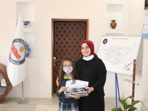 Kaymakam Özay, Dereceye Giren Öğrencileri Ödüllendirdi