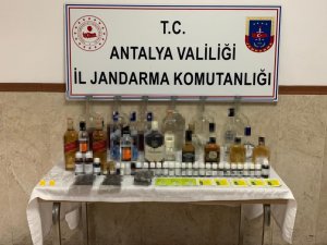 Evinde Sahte İçki Üretirken Yakalandı