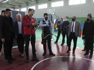 Kaymakam Çelik Ve Başkan Barçın Ok Attı