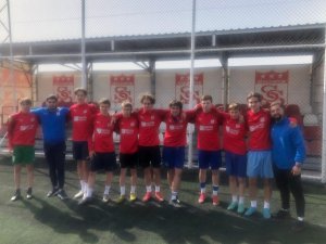 Ukrayna’dan Gelen 12 Genç, Sivasspor Antrenmanında