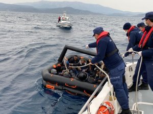 Yunan Unsurlarınca Geri İtilen 14 Göçmen Kurtarıldı