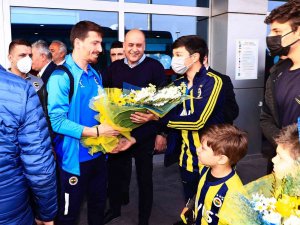 Fenerbahçe Kafilesi Kayseri’de