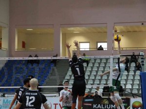 Efeler Ligi: Bingöl Solhan Spor: 3 - Bursa Bbsk: 2