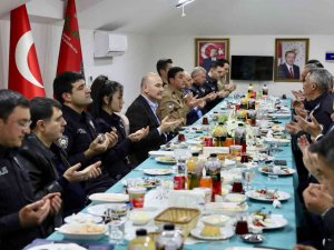 İ̇çişleri Bakanı Soylu, Ankara’da Emniyet Mensuplarıyla İlk Sahurunu Yaptı