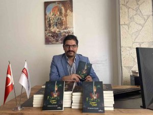 Gazeteci Yazar Çelik’ İn ‘Fati̇h-zamanı Veladet’ Romanı Yayımlandı