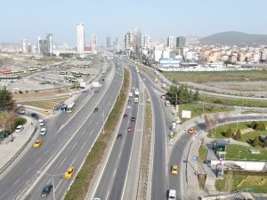 Ramazan Ayının İlk Gününde İ̇stanbul’da Trafik Yollar Boş Kaldı