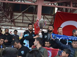 Şampiyon Takım Adilcevaz’da Coşkuyla Karşılandı