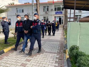 Yardım Bahanesiyle Evlere Girip Hırsızlık Yapan 3 Kişi Tutuklandı