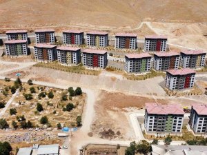 Elazığ’da 304 Depremzede Daha Evlerine Kavuştu