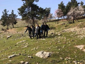 Gaziantep’te 25 Yaşındaki Genç Ağaca Asılı Halde Bulundu