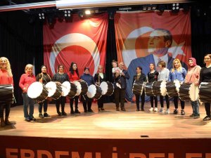 Mersinlileri Sahura Kadın Ramazan Davulcuları Uyandırdı