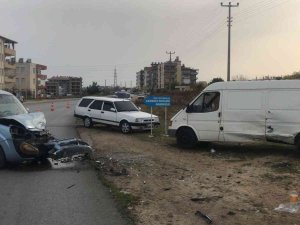 Antalya’da Trafik Kazası: 2 Yaralı