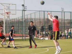 Elazığ’da Sokak Basketbol Turnuvası Düzenlendi