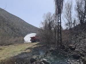 Fırtınanın Kopardığı Elektrik Telleri Yangın Çıkardı