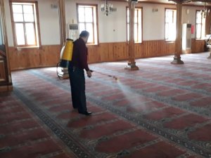 Alaplı’da Camiler Gül Suyu İle Yıkandı