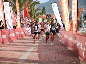 Doğa, Tarih Ve Denizin Buluştuğu Koşuda 76 Kilometreyi Tamamlayan Sporcular Belli Oldu