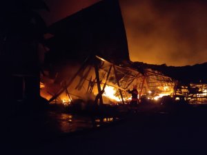 Trabzon’da İşyerinde Yangın