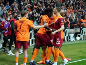 Galatasaray Derbiye Moralli Gidiyor