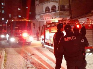 Metruk Binada Çıkan Yangın Mahalleliyi Korkuttu